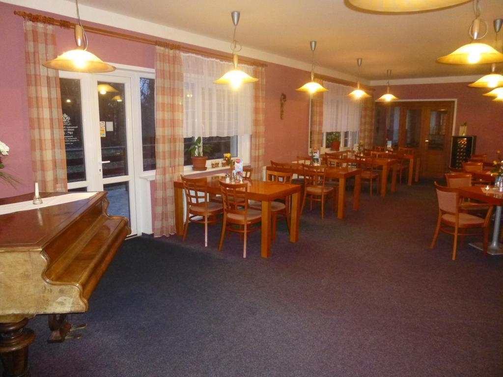 Hotel Zatisi Франтишкови-Лазне Экстерьер фото