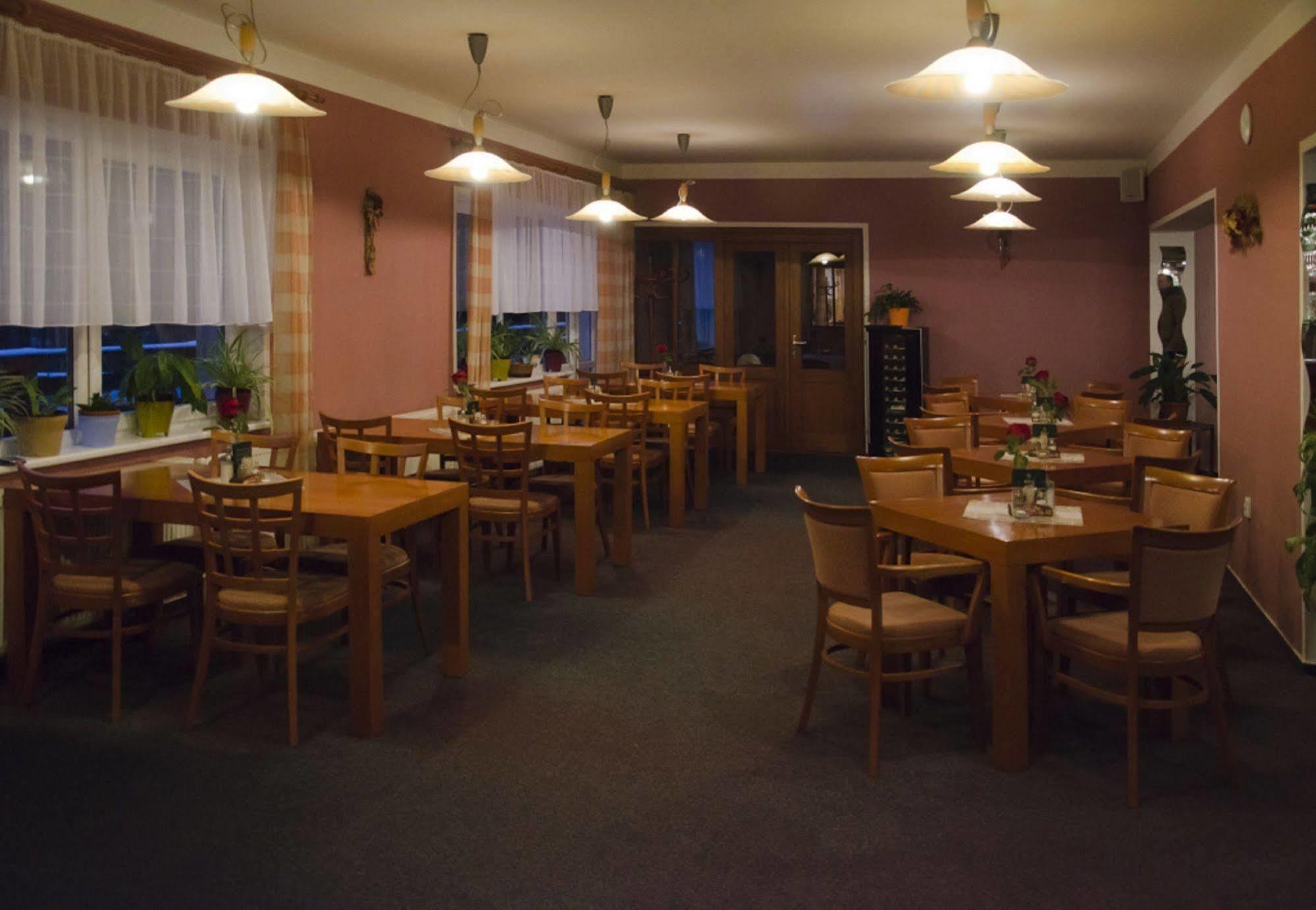 Hotel Zatisi Франтишкови-Лазне Экстерьер фото